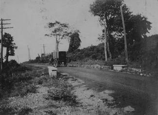 Book mobile ascends a hill in Maryland