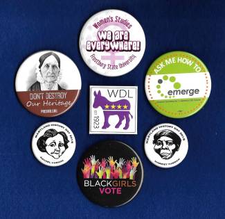Display setting of 7 buttons of various sizes of Women's History
