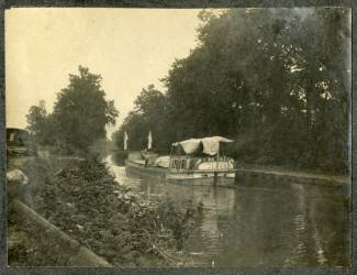 Canal boat from the era of the Canal Company, ? circa 1905