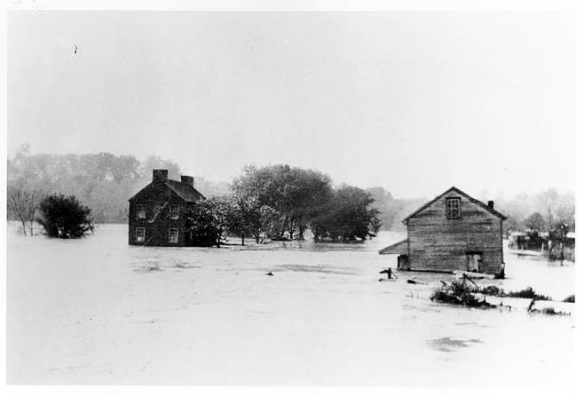 2 flooded homes about 30 feet away from each other; Potomac River and C&O Canal, circa 1924?