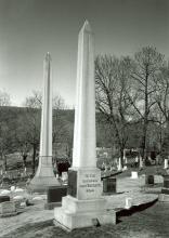 Confederate monument at Rose Hill Cemetery, Cumberland, Maryland; marker reads "To the Unknown Confederate Dead"